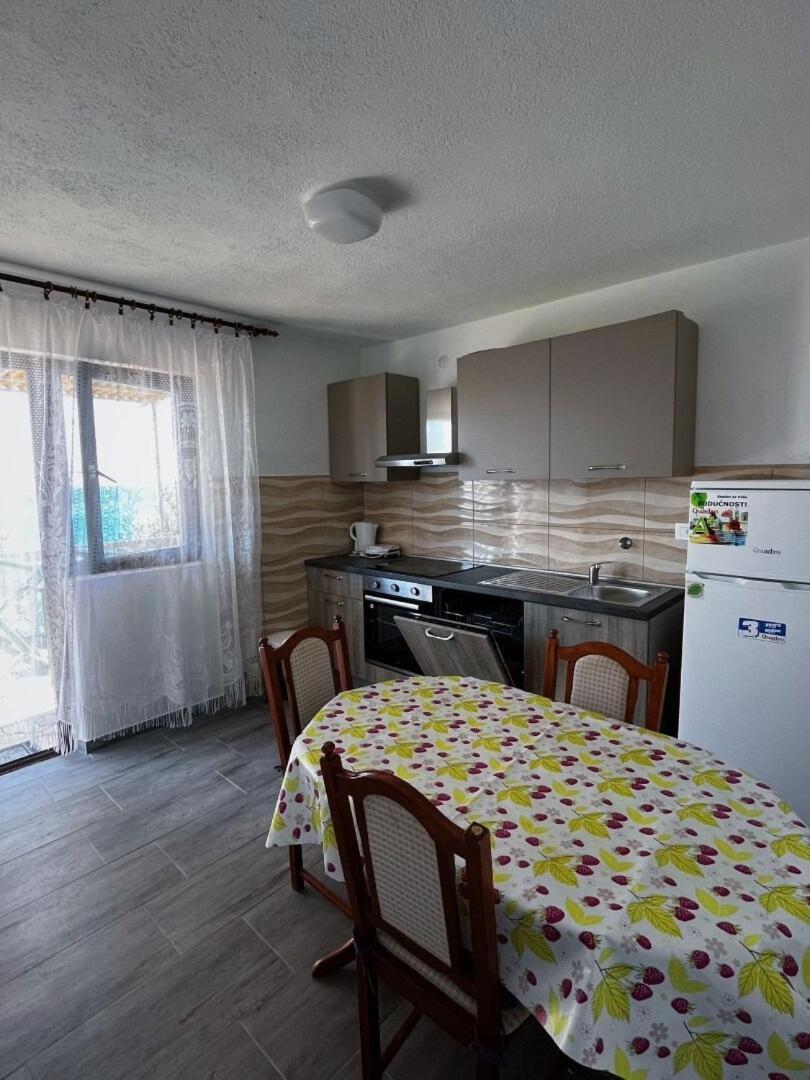 Lukovo Šugarje Apartment Dalibor מראה חיצוני תמונה