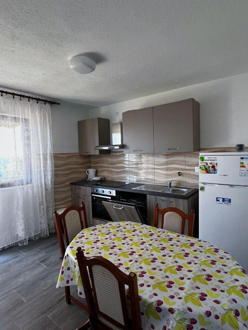 Lukovo Šugarje Apartment Dalibor מראה חיצוני תמונה