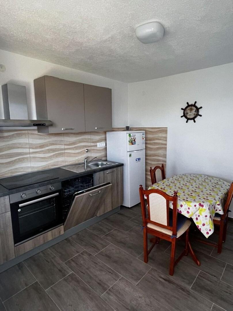 Lukovo Šugarje Apartment Dalibor מראה חיצוני תמונה