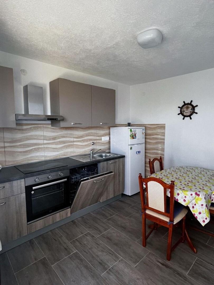 Lukovo Šugarje Apartment Dalibor מראה חיצוני תמונה